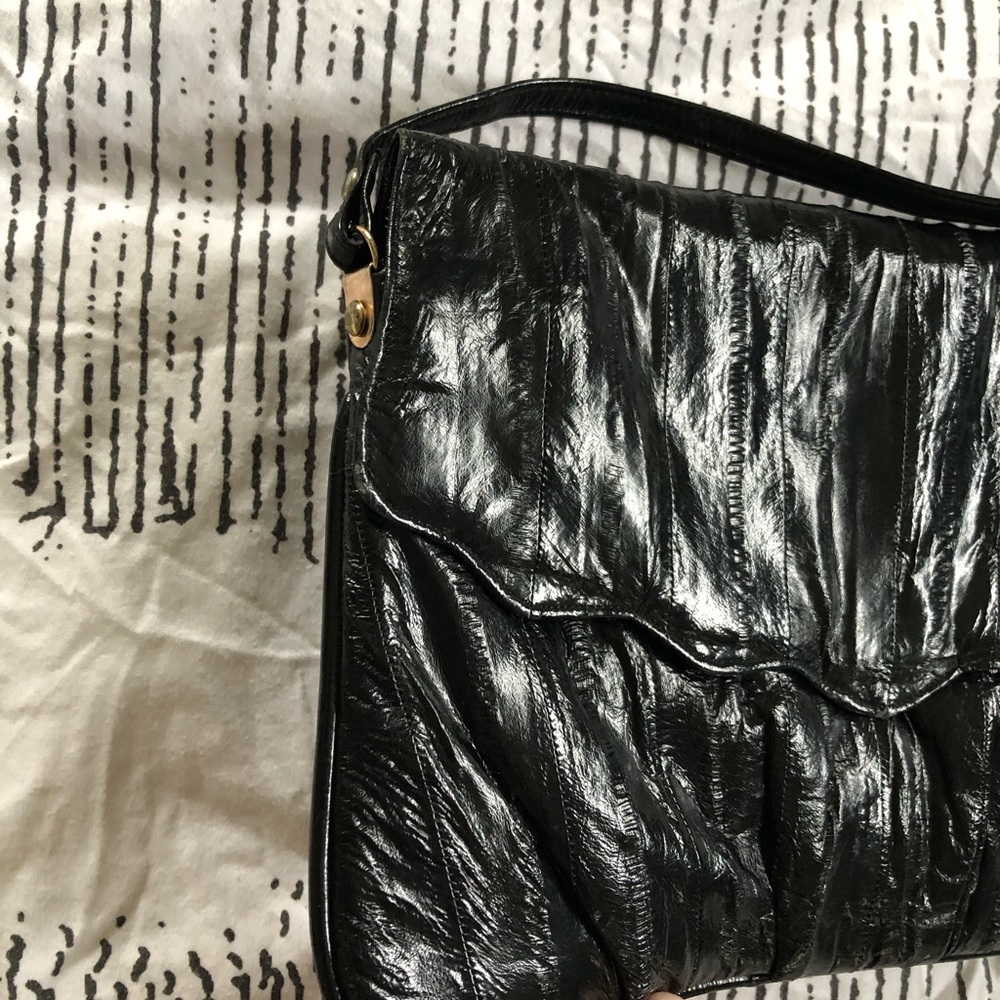 🌶 Scalloped Edge Handbag - Picture 2 of 8